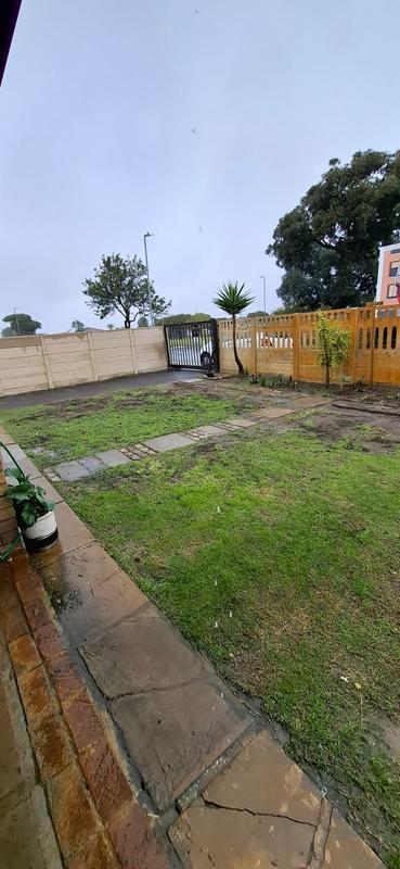 2 Bedroom Property for Sale in Ruyterwacht Western Cape